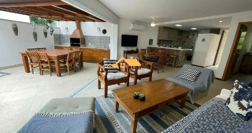 Casa em Condomínio a 350 metros da praia em Juquehy, São Sebastião-SP  4 Quartos, 4 Suítes  3 Vagas  150m²  350 metros da Praia!