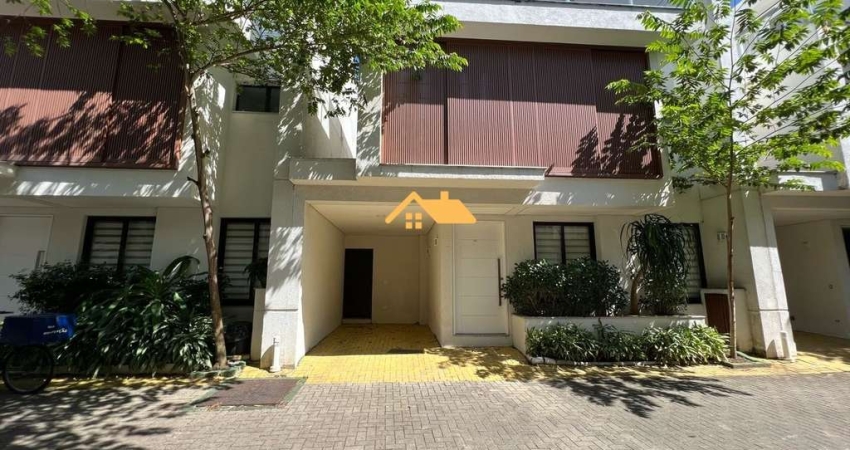 Locacao de temporada- Casa em Condomínio em Camburi, São Sebastião-SP: 5 Quartos, 3 Suítes, 2 Salas, 4 Banheiros, 3 Vagas de Garagem, 200m².