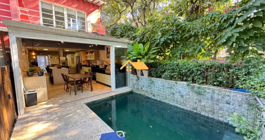 Venda de Casa em Condomínio  em Juquehy, São Sebastião-SP: 3 Quartos, 3 Suítes, 2 Salas, 3 Banheiros, 1 Vaga de Garagem, 160m².