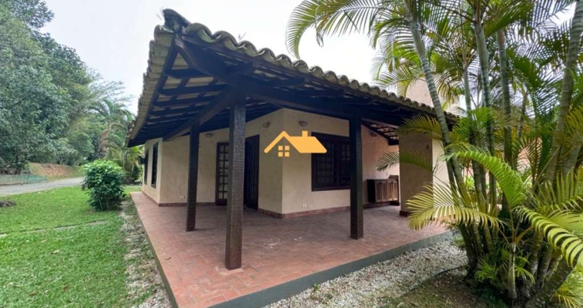 Casa terrea em camburizinho com 3 Quartos e 3 Suítes em Camburi, São Sebastião-SP: Imperdível!