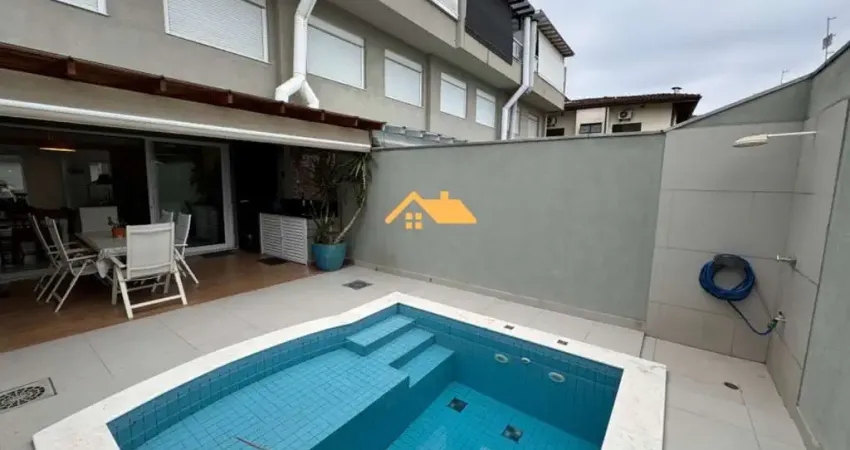 Casa de alto padrão em condomínio exclusivo de Juquehy, São Sebastião-SP: 4 quartos, 2 suítes, 2 salas, 3 banheiros, 2 vagas, 185m².