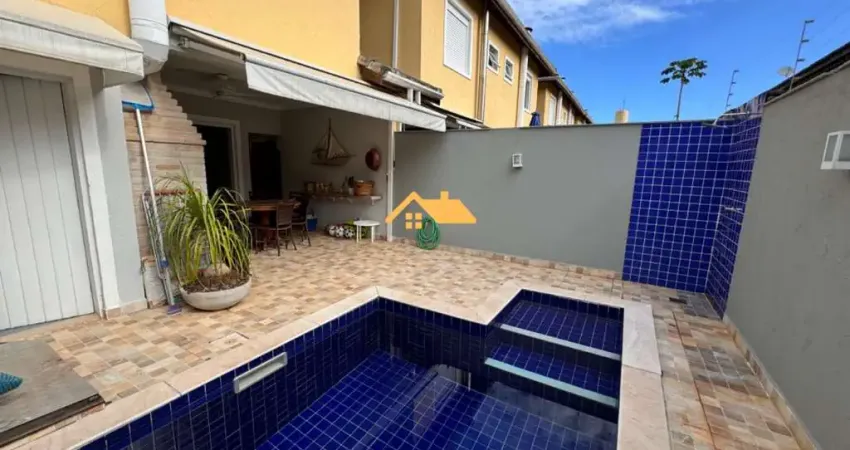 Casa em Condomínio em Juquehy, São Sebastião-SP: 3 Quartos, 3 Suítes, 2 Salas, 3 Banheiros, 2 Vagas - 140m².