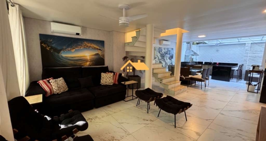 CASA PARA TEMPORADA- Camburi, São Sebastião-SP: 5 Quartos, 3 Suítes, 3 Salas, 4 Banheiros, 2 Vagas - 178m².