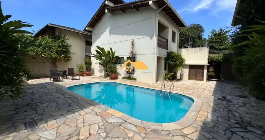 Casa em Condomínio de  em Juquehy - 3 quartos, 1 suíte, 2 salas, 2 banheiros, 1 vaga, 135m² - São Sebastião-SP