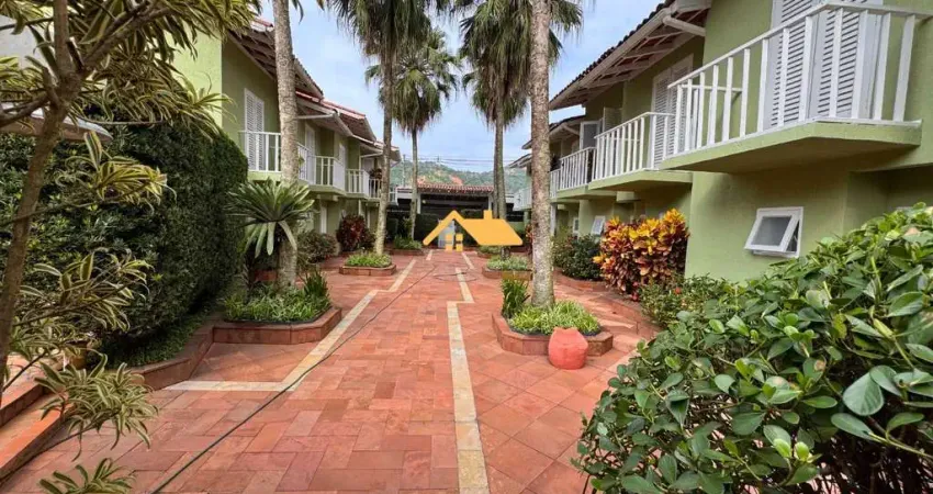 Casa em Condomínio à Venda em Barra do Sahy, São Sebastião-SP  3 Quartos, 1 Suíte, 2 Salas  100m²  Piscina Aquecida  Garagem