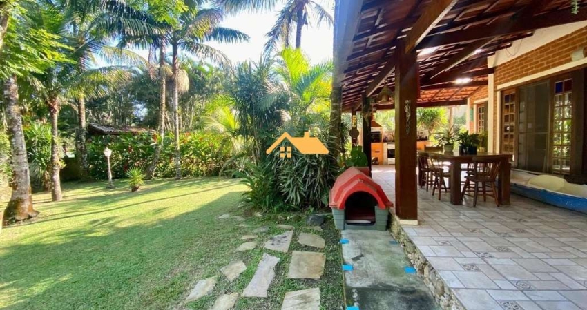 Imperdível Casa de 4 Quartos na Praia de Maresias - 1 Suíte, 2 Salas, 3 Banheiros, 3 Vagas - 180m² em São Sebastião-SP