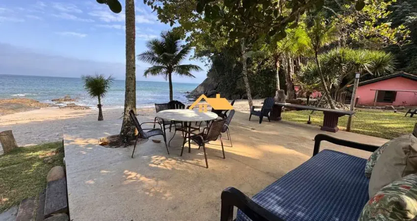 Espetacular Residência em Condomínio na Praia Preta em São Sebastião-SP: 5 quartos, 5 suítes, 3 salas, 5 banheiros, 5 vagas de garagem, 220m².