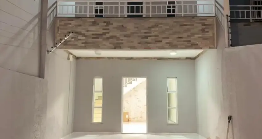 Casa duplex reformada com 3 quartos e 6 vagas de garagem no mondubim