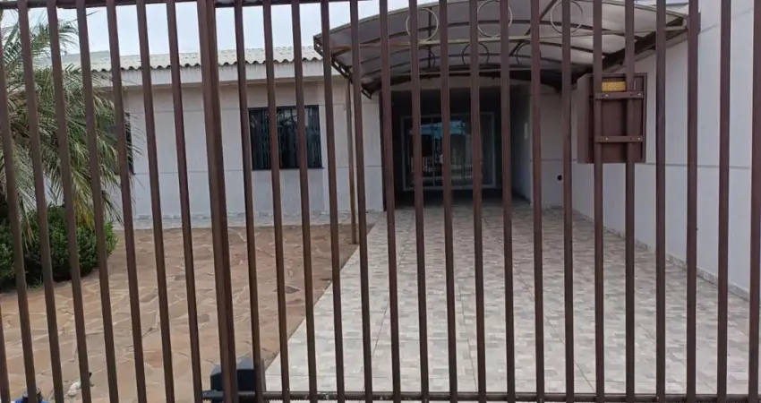 Casa para Venda em Guarapuava, São Cristóvão, 2 dormitórios, 1 suíte, 2 banheiros, 3 vagas