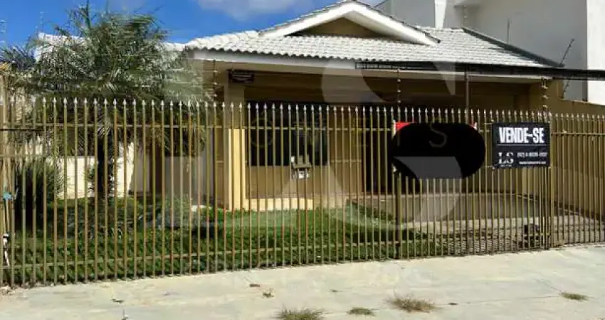 Casa para Venda em Guarapuava, Virmond, 3 dormitórios, 1 suíte, 3 banheiros, 2 vagas