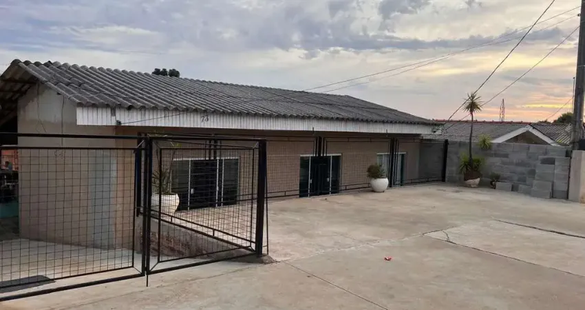 Casa para Venda em Guarapuava, Boqueirão, 2 dormitórios, 1 banheiro, 1 vaga
