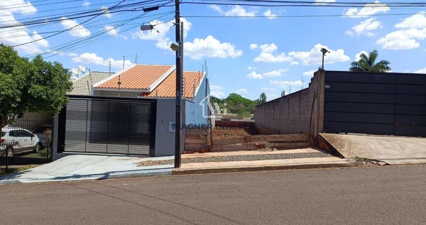 Meio Terreno DESMEMBRADO com 192m²  à venda em Maringá, PR