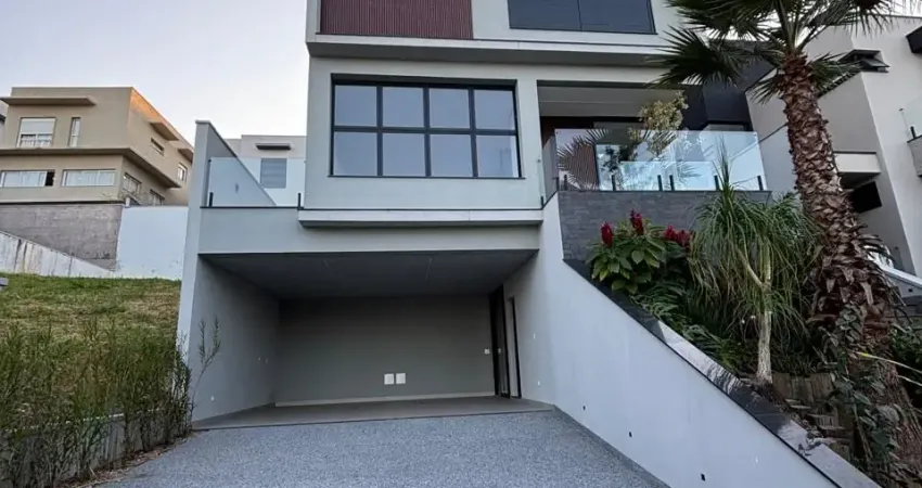 MARAVILHOSO Sobrado no BELLA CITTÁ FAZENDA RODEIO 263 m² com 4 suítes PISCINA E GOURMET