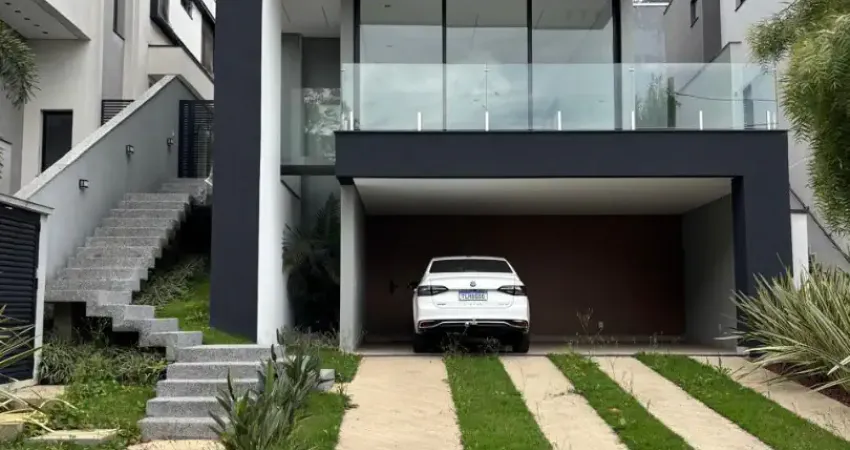 Maravilhoso sobrado no bella cittá fazenda rodeio para venda, 220 m² com 3 suítes e espaço gourmet