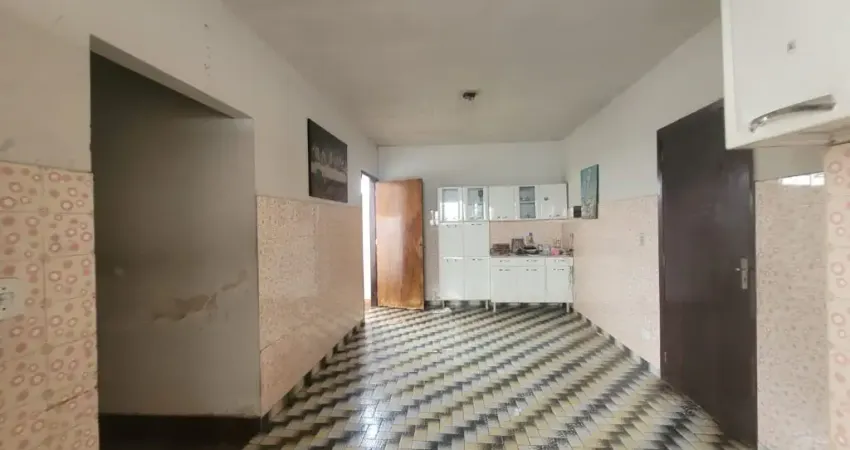 Casa  na Paulista para reforma ou demolição .
