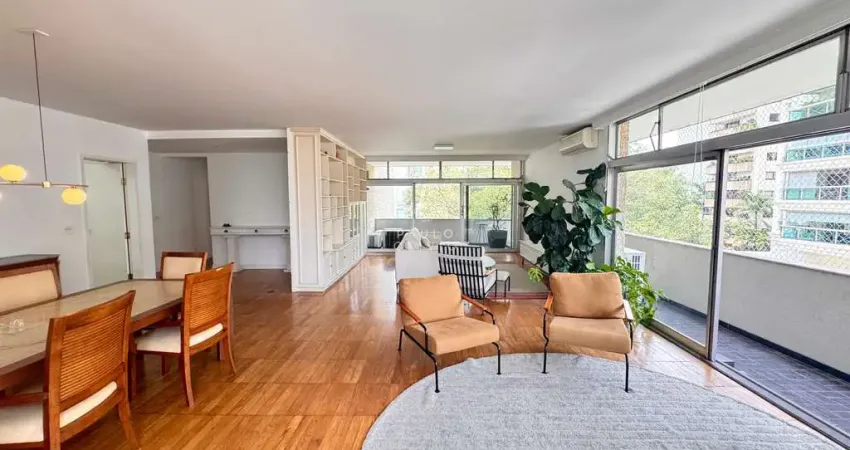 Impecável apartamento à venda em Higienópolis, São Paulo-SP: 3 quartos, 1 suíte, 2 salas, 3 banheiros, 2 vagas de garagem, 260m².