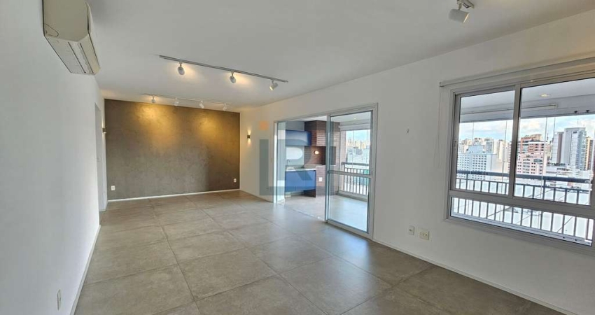 Apartamento de 128m² com 3 dormitórios e 2 vagas em andar alto no condomínio Casa das Caldeiras