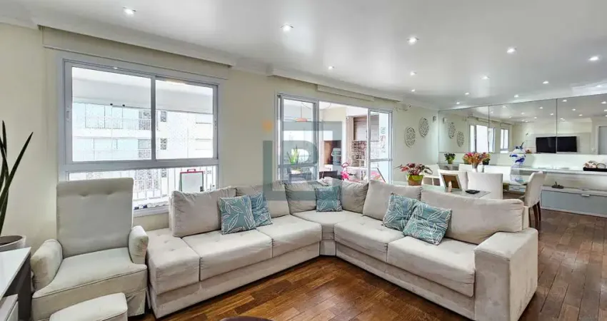 Apartamento de 126m², com 3 dormitórios, sendo 1 suíte, e 2 vagas no Liv