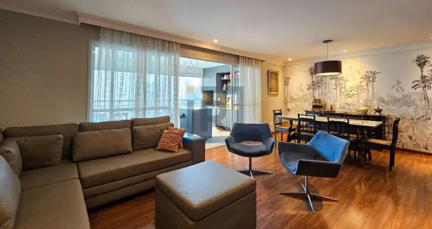 Apartamento de 162m² com 4 dormitórios, sendo 2 suítes, e 3 vagas no condomínio LIV