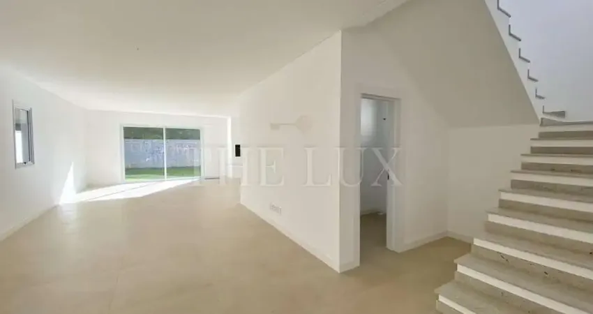 Casa para Venda em Joinville, Atiradores, 4 dormitórios, 2 suítes, 4 banheiros, 3 vagas