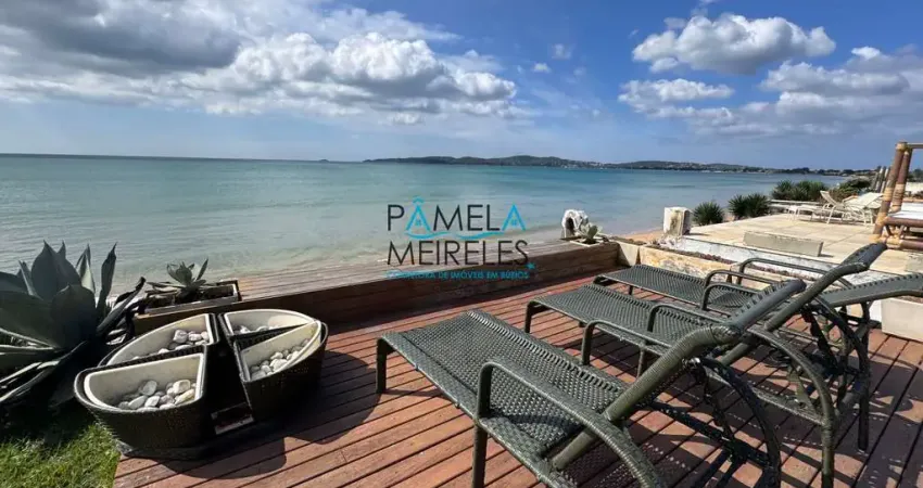 Casa 4 quartos pé na areia em Manguinhos Armação de Búzios