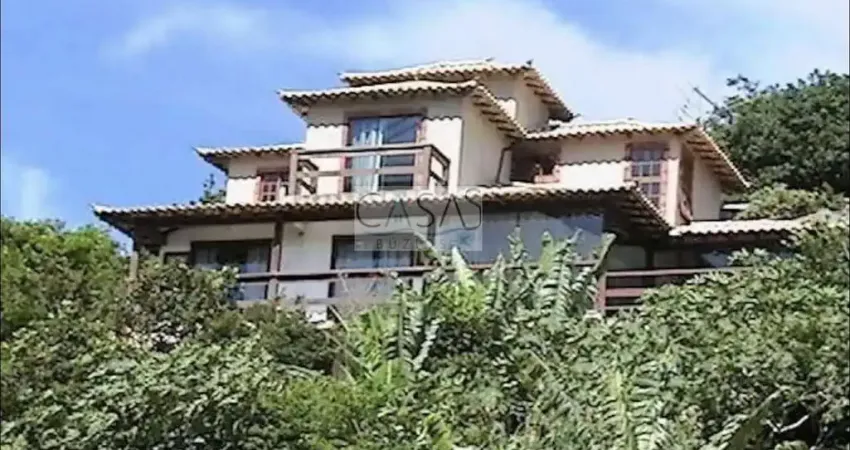 Excelente imóvel 8 quartos com potencial comercial na Tartaruga Armação de Búzios