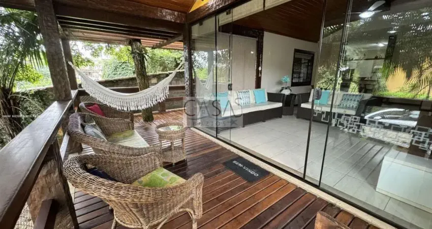Casa 4 quartos  4 suítes 100m da praia da Ferradura Armação de Búzios