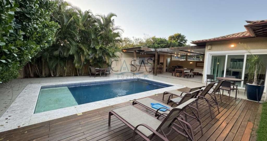 Linda casa 4 quartos no Centro Armação de Búzios