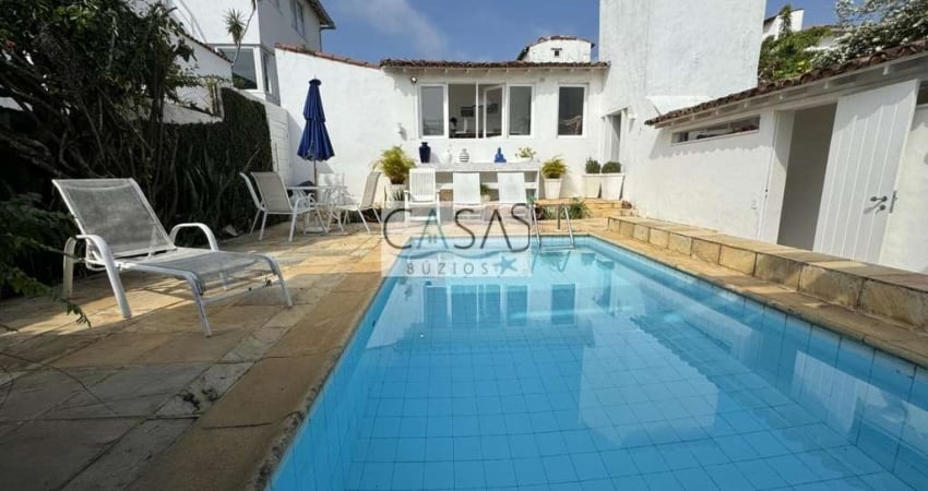 Maravilhosa Casa 4 quartos na Praia dos Ossos Centro Armação de Búzios