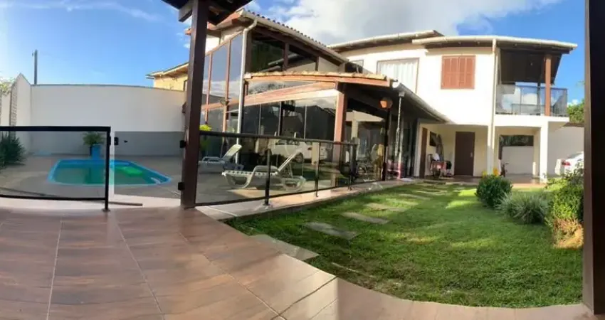 Casa a venda na praia do rosa próximo a surfland! casa com 4 quartos
