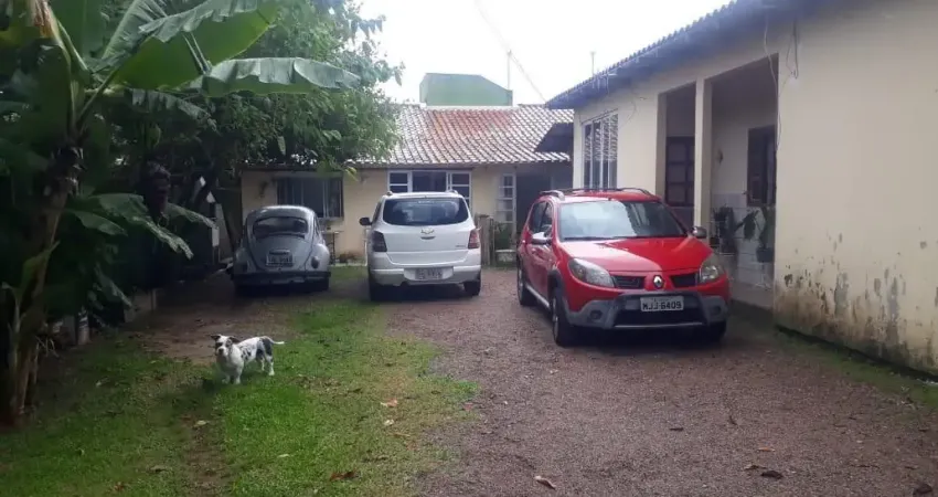 Terreno com 2 casas a venda rendendo aluguéis! aceita uma parte em permutas