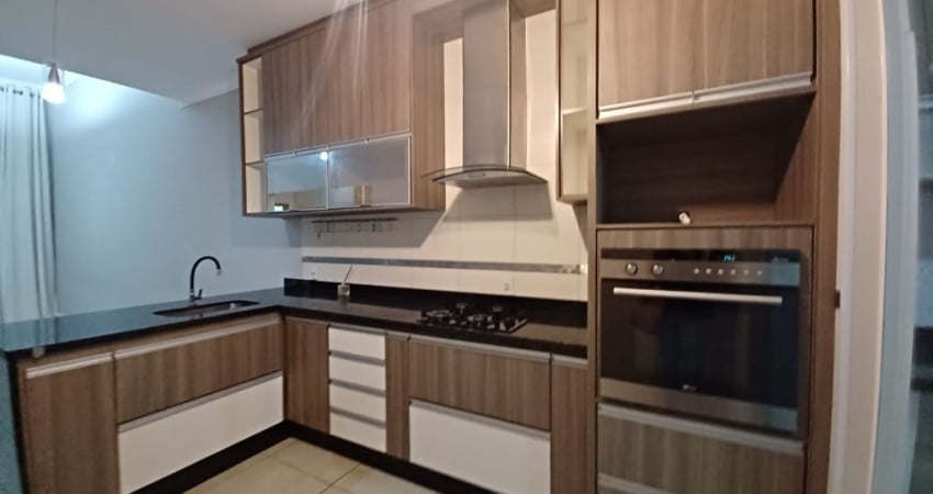 Casa com 3 Dormitórios em condomínio