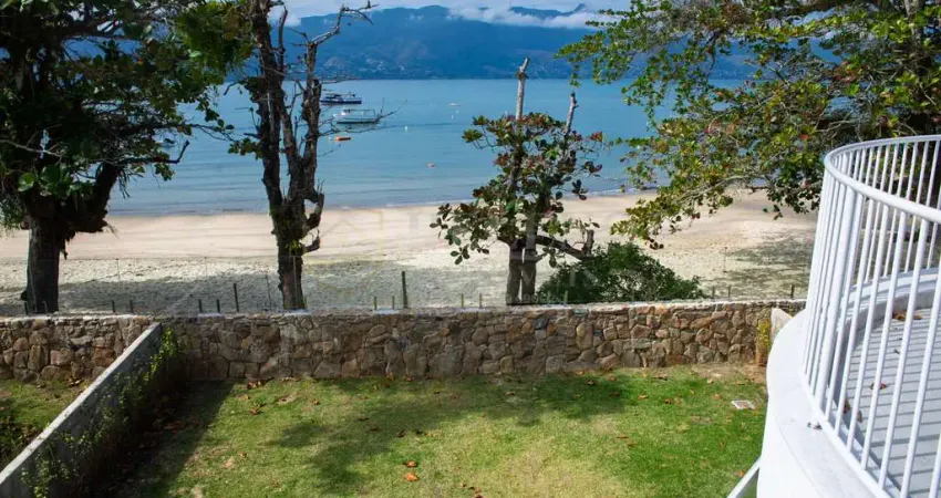 Casa em Condomínio Frente Mar na Praia das Cigarras