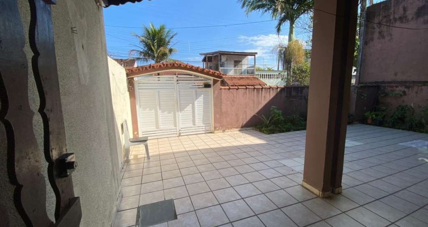 Casa para Venda em Itanhaém, Savoy, 4 dormitórios, 1 suíte, 2 banheiros, 2 vagas