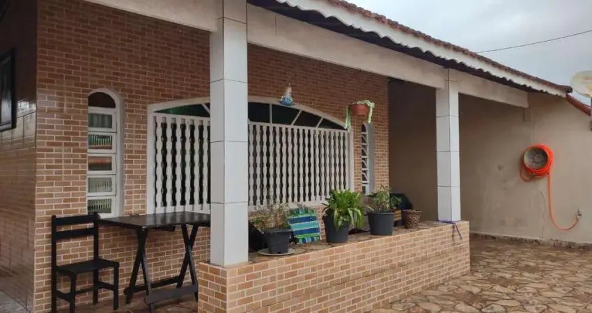 Casa para Venda em Itanhaém, Balneário Gaivota, 3 dormitórios, 2 banheiros, 4 vagas