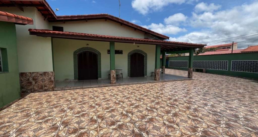 Casa para Venda em Itanhaém, Jardim Grandesp, 4 dormitórios, 1 suíte, 4 banheiros, 10 vagas