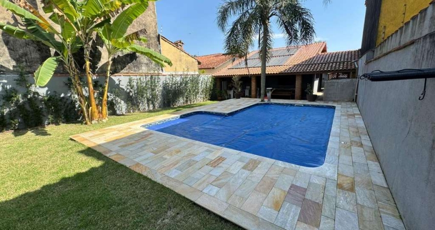 Casa para Venda em Itanhaém, Jardim Regina, 4 dormitórios, 2 suítes, 1 banheiro, 10 vagas