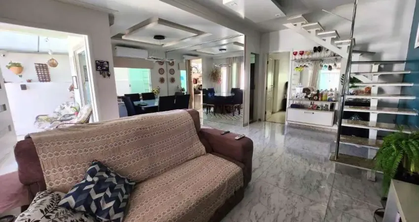 CASA PROXIMO A VILAS DO ATLANTICO OPORTUNIDADE