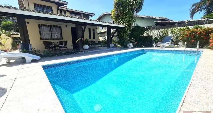 Casa com 4 quartos à venda na Avenida Praia de Itapoan, 21, Vilas do Atlantico, Lauro de Freitas