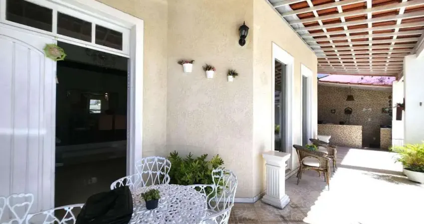 Casa com 5 quartos à venda na Avenida Praia de Itapoan, 659, Vilas do Atlantico, Lauro de Freitas