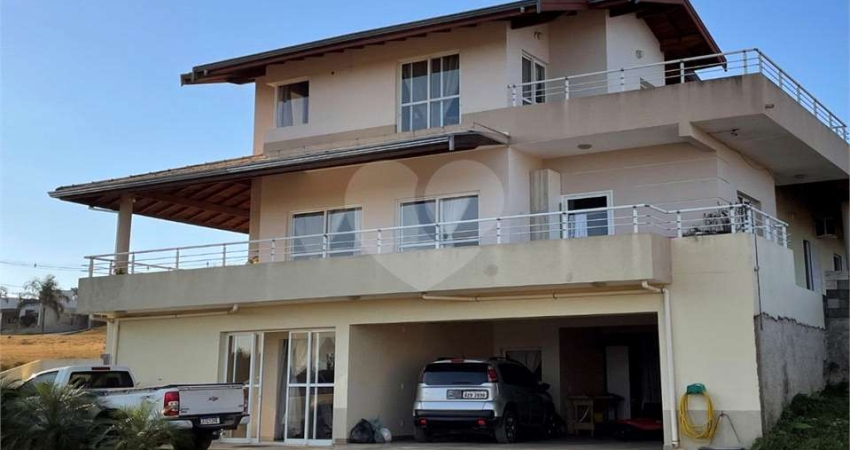 Loteamento com 5 quartos à venda ou para locação em Terras De Santa Izabel - SP