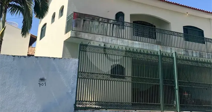 Sobrado com 3 quartos à venda em Jardim Regina - SP