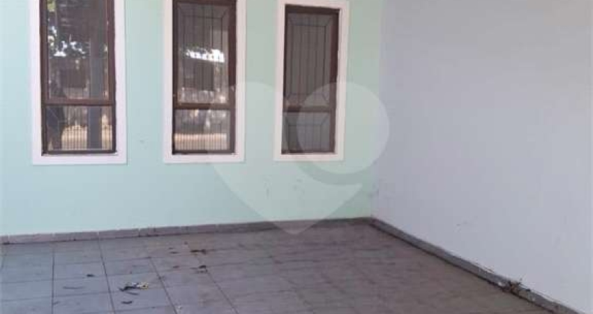 Casa com 3 quartos à venda em Vila Brizzola - SP