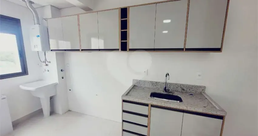 Apartamento com 3 quartos para locação em Jardim Santiago - SP