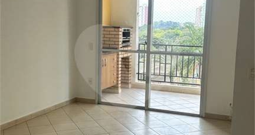 Apartamento com 3 quartos para locação em Vila Sfeir - SP