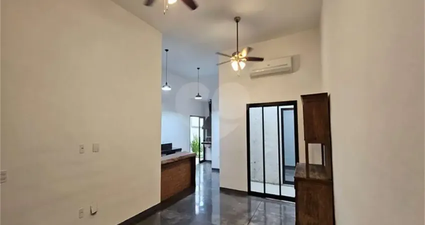 Condomínio com 3 quartos para locação em Jardim Mantova - SP