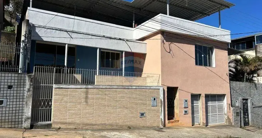 Duas casas na mesma propriedade, compartilhando um amplo e agradável terraço.