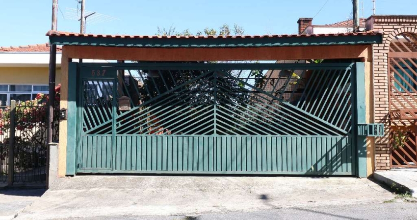 Aconchegante casa tipo para venda com 2 quartos, sendo 1 suíte, 136m²