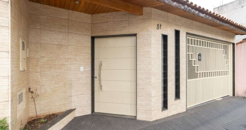 Versátil casa tipo para venda com 2 quartos, sendo 1 suíte, 240m²
