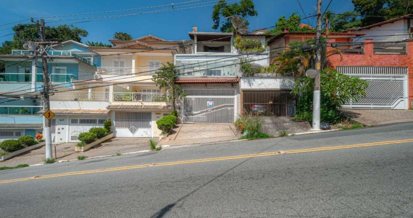 Aconchegante sobrado para venda com 4 quartos, sendo 2 suítes, 236m²